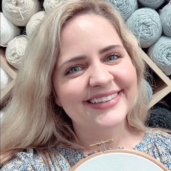 Meet your Posher, Laura - Picture 1 of 1